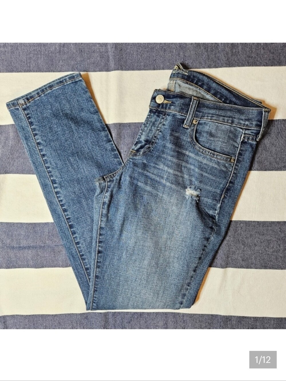 Old Navy Diva Mid Rise Skinny Distressed Medium Wash Blue Jeans Size 10 Regular